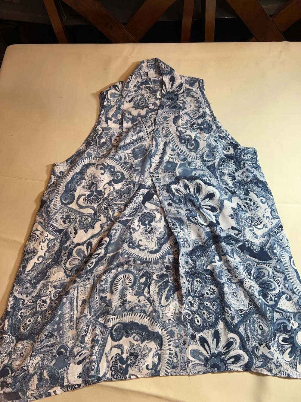 Floral & Ivy Blue Paisley Sleeveless Blouse Size M